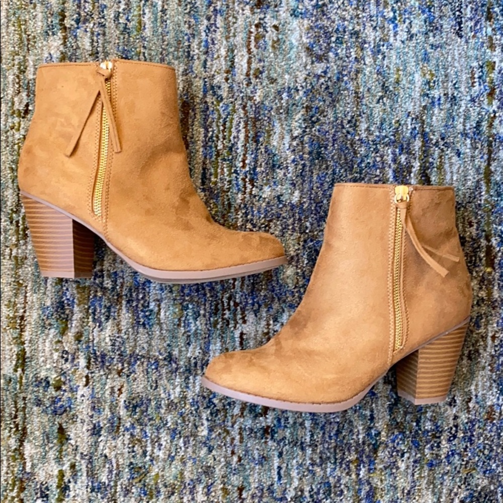 Diba Brown Booties Size 9 New